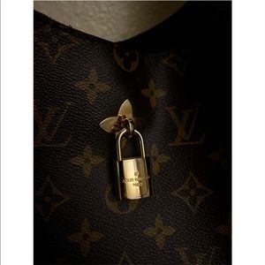 Louis Vuitton Purse